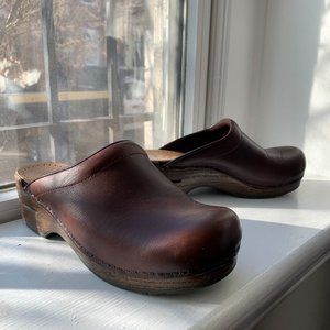 Dansko 'Sonja' Mules in Brown Leather with Faux Wood Heel Size 37